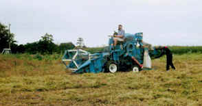 harvester.jpg (16831 bytes)